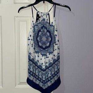 tank top color blue and white